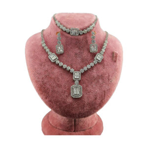 Women's 18 carat gold set atomic model