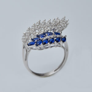 18 carat gold ring for women, leaf model