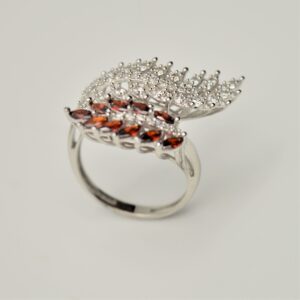 Yalda model 18 carat gold ring for women