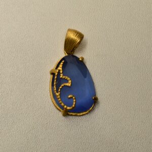 18 carat gold necklace pendant for women, antique model, code 01