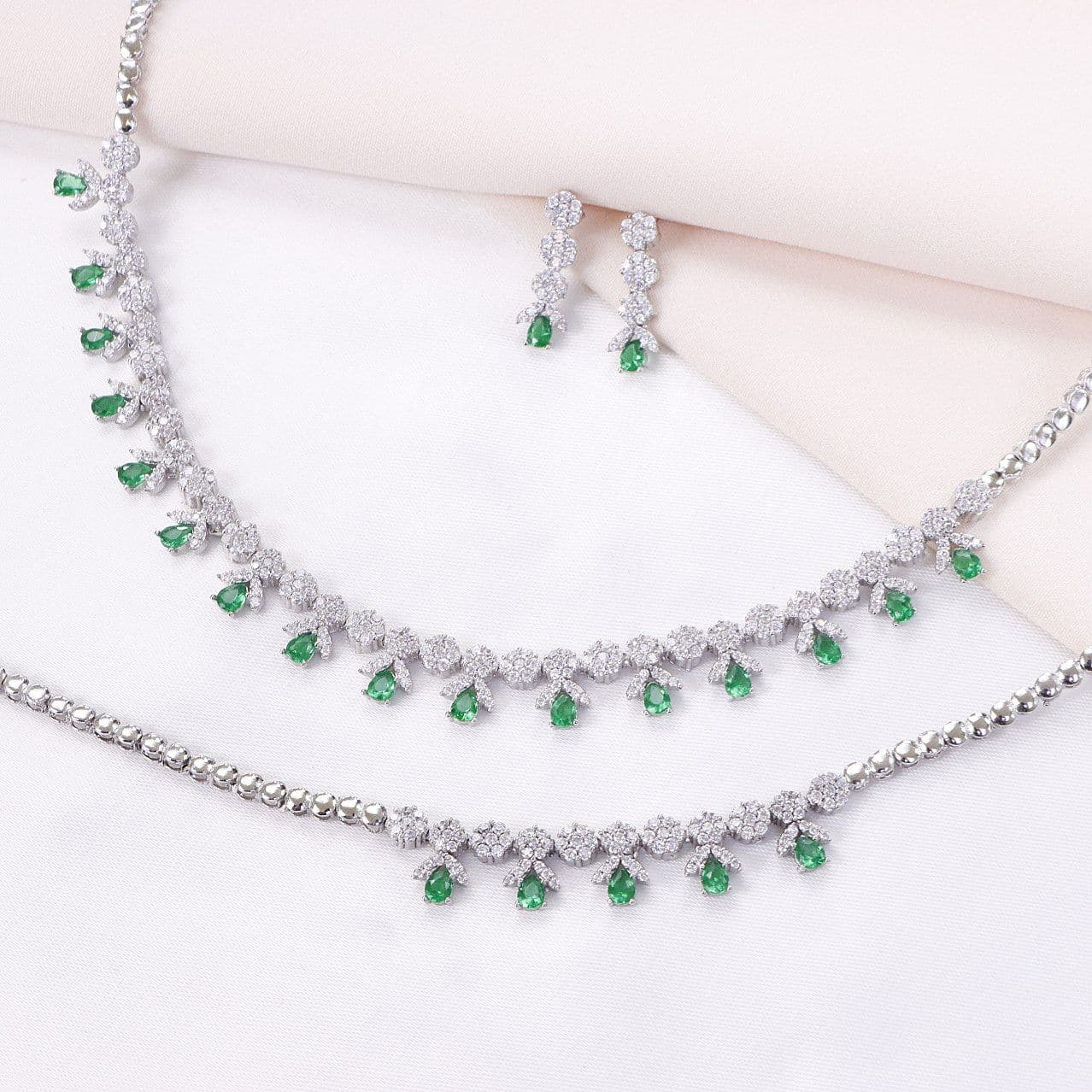 Emerald Jewelry Set