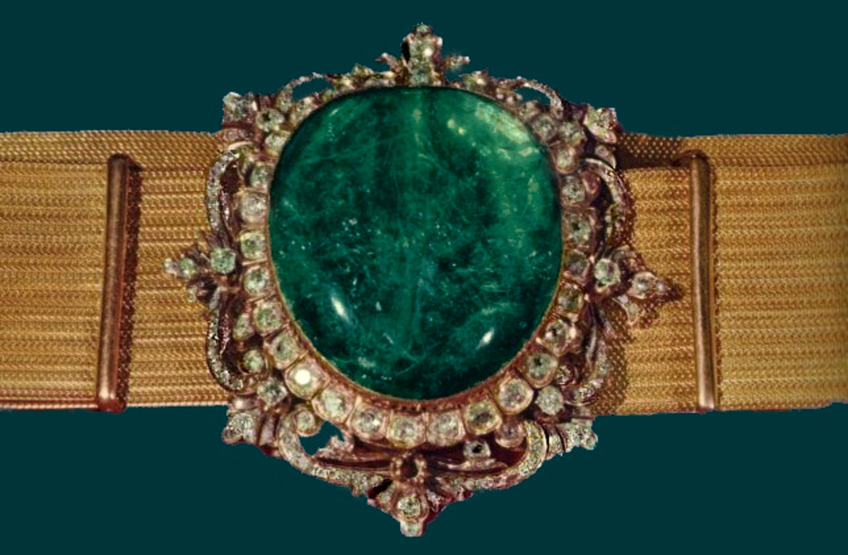 Golden Emerald Belt - National Jewelry Museum